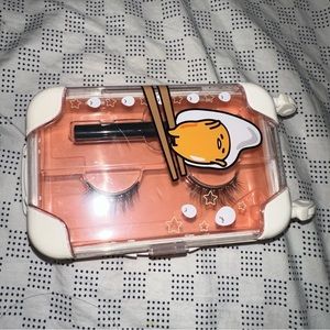 Glamnetic lashes in GUDETAMA